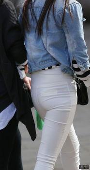 街拍牛仔紧身裤视频